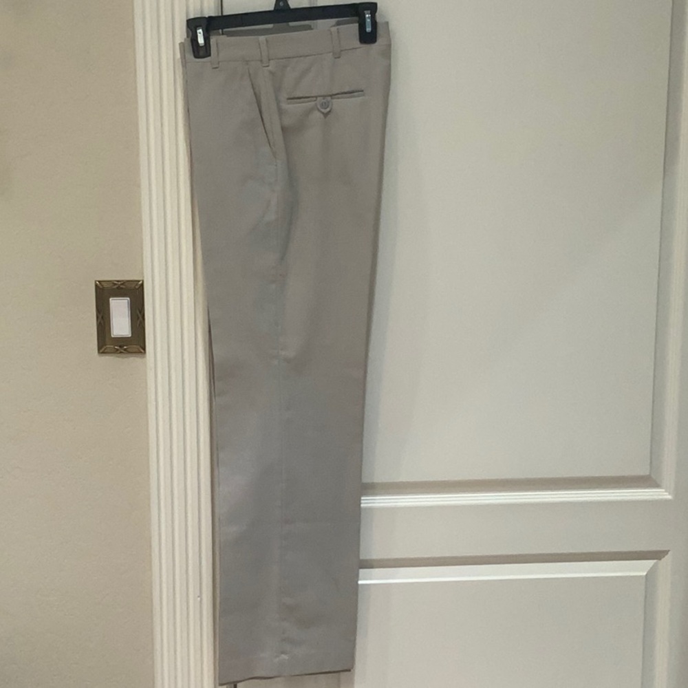 Classic Men's Khaki Chinos